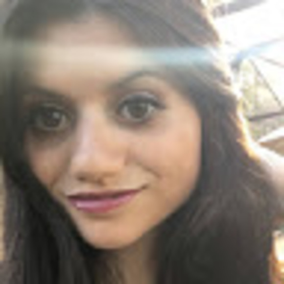 Meet your Posher, Mikayla - Picture 1 of 1